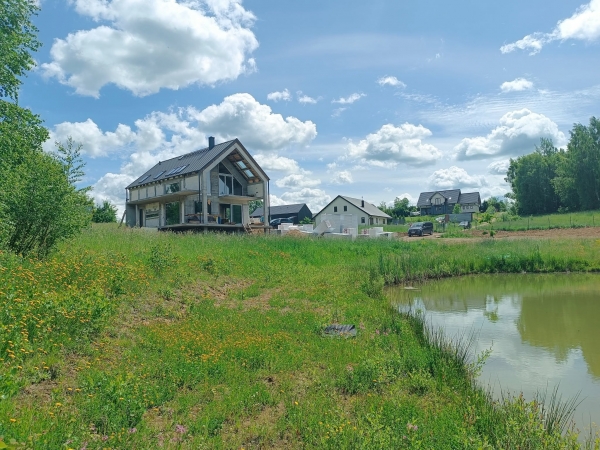 Nowoczesny dom jednorodzinny z antresolą w Pomlewie projekt EMER-architekci