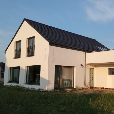 DOM JEDNORODZINNY W BIELKÓWKU